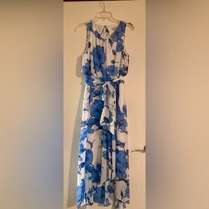 Beautiful Afternoon Tea Party Dress. Blue flowers. Shelby & Palmer. Size 12
